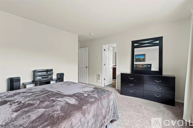 Source URL: https://prod-avail.s3.amazonaws.com/public_images/41513762/listing/tempImageqhU50v.jpg