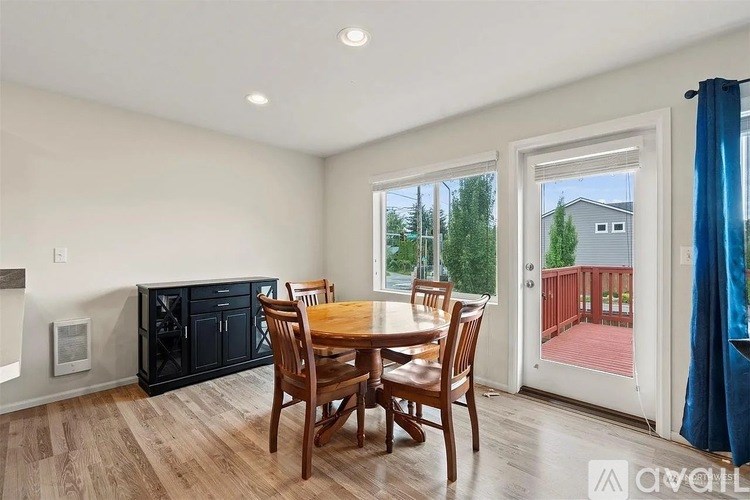 Source URL: https://prod-avail.s3.amazonaws.com/public_images/41513756/listing/tempImageWXjfyX.jpg