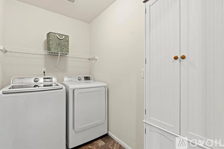 Source URL: https://prod-avail.s3.amazonaws.com/public_images/41513752/listing/tempImageadiJz7.jpg