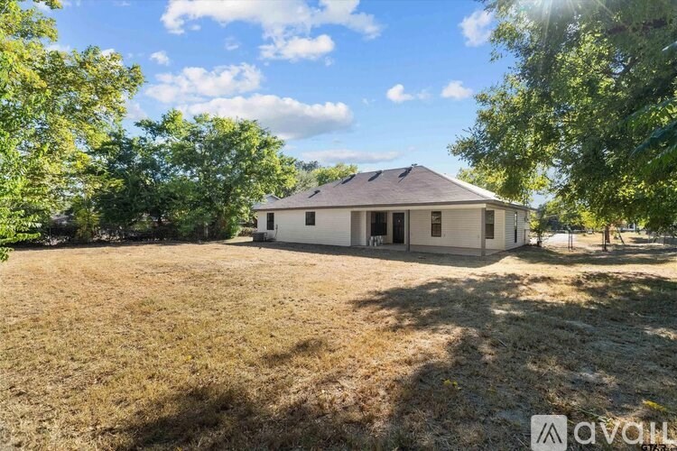 Source URL: https://prod-avail.s3.amazonaws.com/public_images/36499908/listing/ezgif.com-webp-to-jpg_(2).jpg