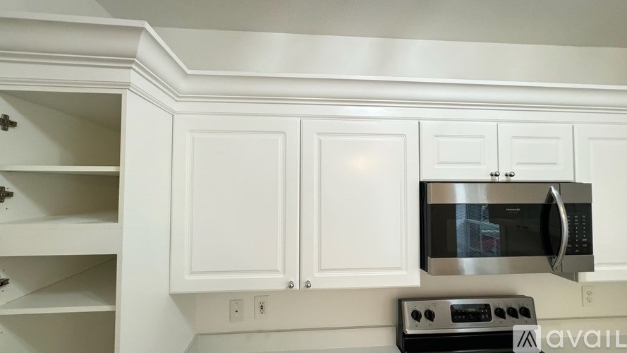 Source URL: https://prod-avail.s3.amazonaws.com/public_images/41493932/listing/37.jpg