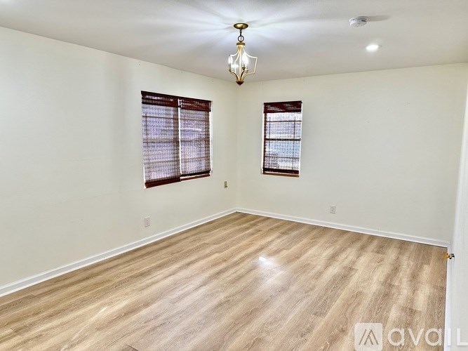 Source URL: https://prod-avail.s3.amazonaws.com/public_images/37547899/listing/IMG_5520.jpeg