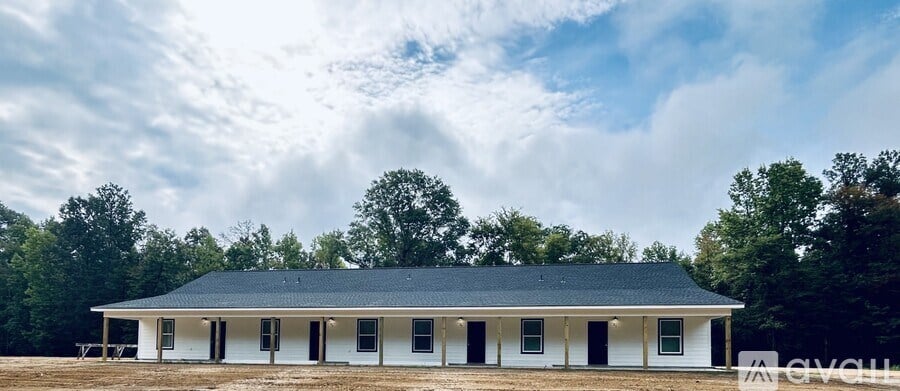 Source URL: https://prod-avail.s3.amazonaws.com/public_images/38515520/listing/thumbnail_IMG_3646.jpg