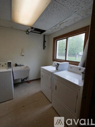 Source URL: https://prod-avail.s3.amazonaws.com/public_images/39424092/listing/laundry_room.jpg