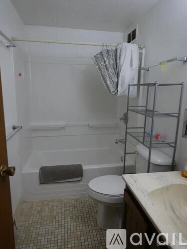 Source URL: https://prod-avail.s3.amazonaws.com/public_images/39451890/listing/bathroom.jpg