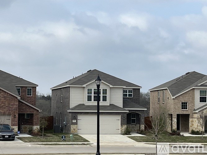 Source URL: https://prod-avail.s3.amazonaws.com/public_images/39047880/listing/IMG_4474.jpeg