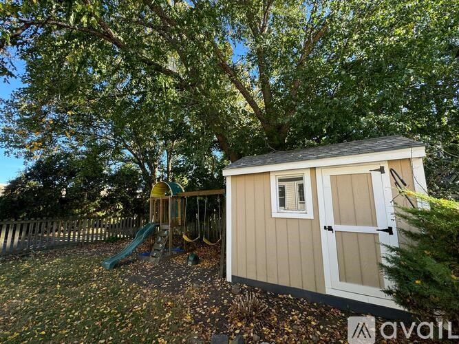 Source URL: https://prod-avail.s3.amazonaws.com/public_images/39105651/listing/19.jpg