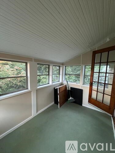 Source URL: https://prod-avail.s3.amazonaws.com/public_images/39105640/listing/12.jpg