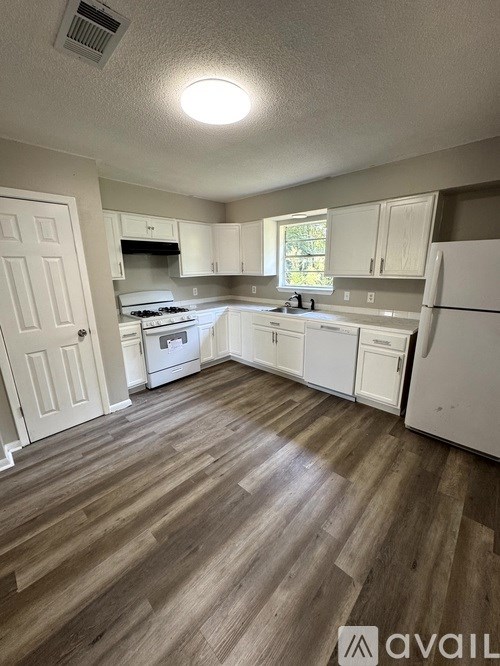 Source URL: https://prod-avail.s3.amazonaws.com/public_images/39010132/listing/2024-09-23_12-00-44_875.jpg