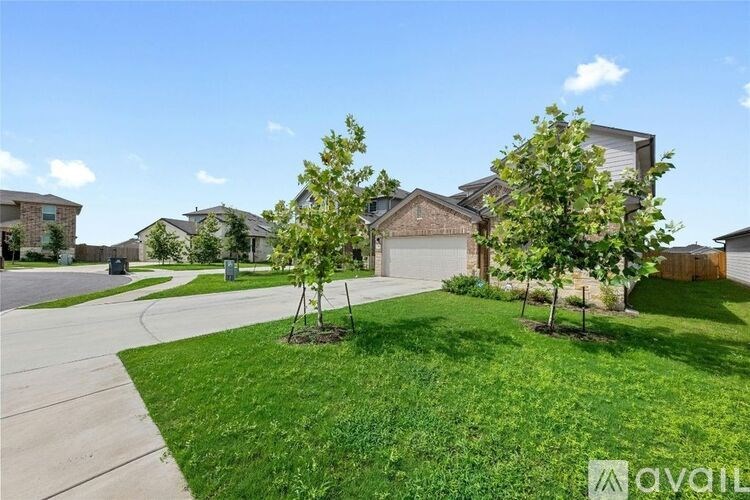 Source URL: https://prod-avail.s3.amazonaws.com/public_images/38977405/listing/2003368157313.jpg