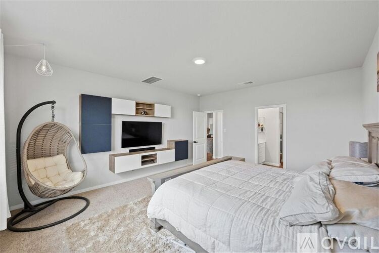 Source URL: https://prod-avail.s3.amazonaws.com/public_images/38977408/listing/2003368157302.jpg