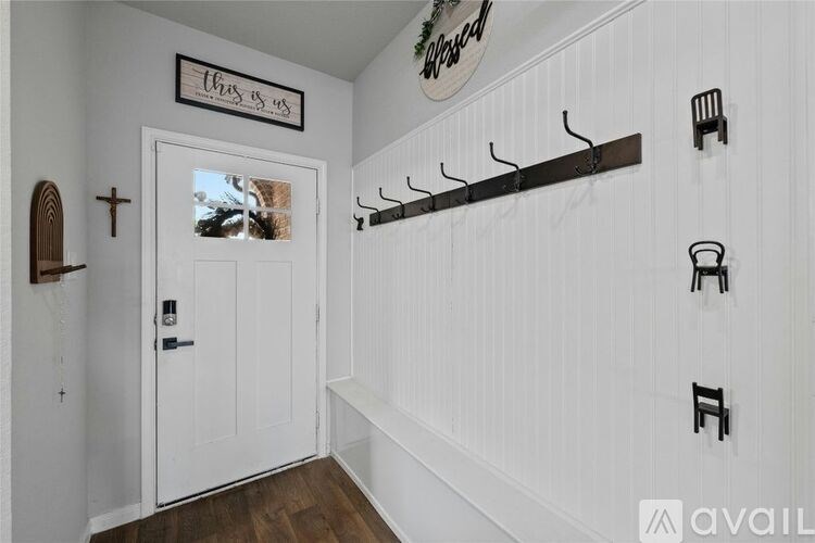 Source URL: https://prod-avail.s3.amazonaws.com/public_images/38977398/listing/2003368157314.jpg