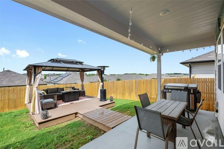 Source URL: https://prod-avail.s3.amazonaws.com/public_images/38977414/listing/2003368157289.jpg