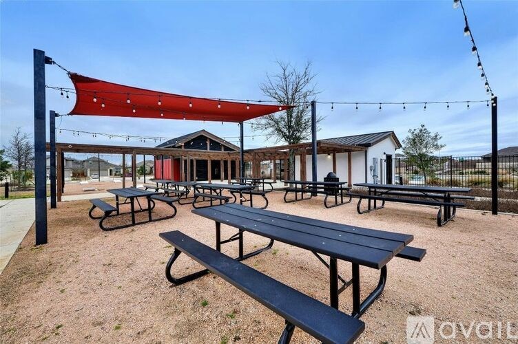 Source URL: https://prod-avail.s3.amazonaws.com/public_images/38977426/listing/2003368157277.jpg