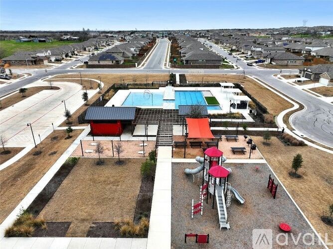 Source URL: https://prod-avail.s3.amazonaws.com/public_images/38977427/listing/2003368157276.jpg