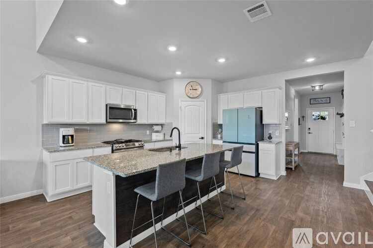 Source URL: https://prod-avail.s3.amazonaws.com/public_images/38977402/listing/2003368157318.jpg