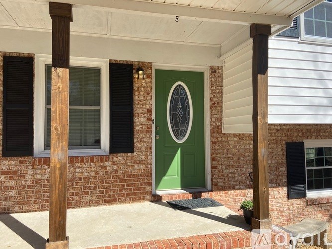 Source URL: https://prod-avail.s3.amazonaws.com/public_images/40066156/listing/0_(10).jpg