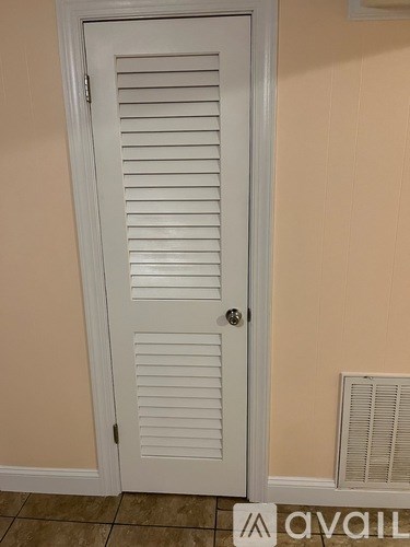 Source URL: https://prod-avail.s3.amazonaws.com/public_images/40066150/listing/1_(1).jpeg