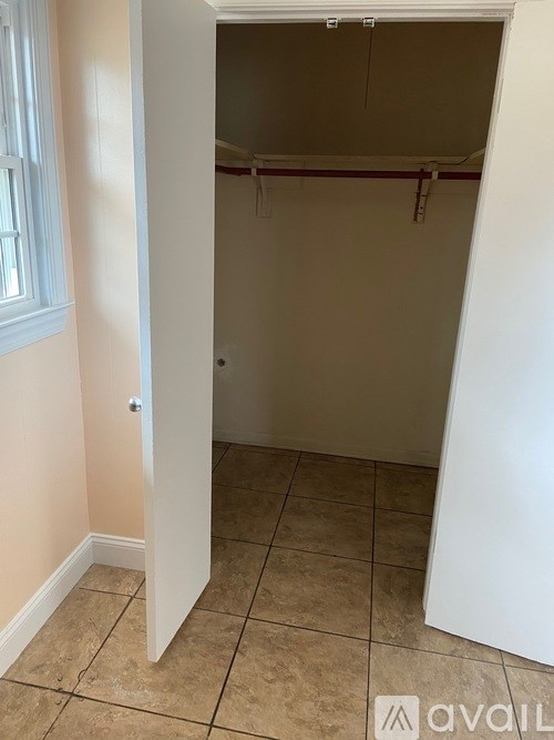 Source URL: https://prod-avail.s3.amazonaws.com/public_images/40066151/listing/1_(8).jpg