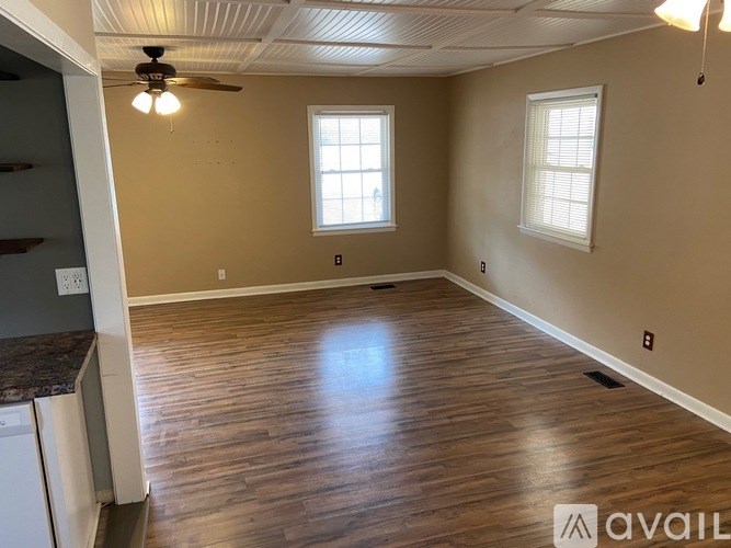 Source URL: https://prod-avail.s3.amazonaws.com/public_images/40066154/listing/2_(1).jpg