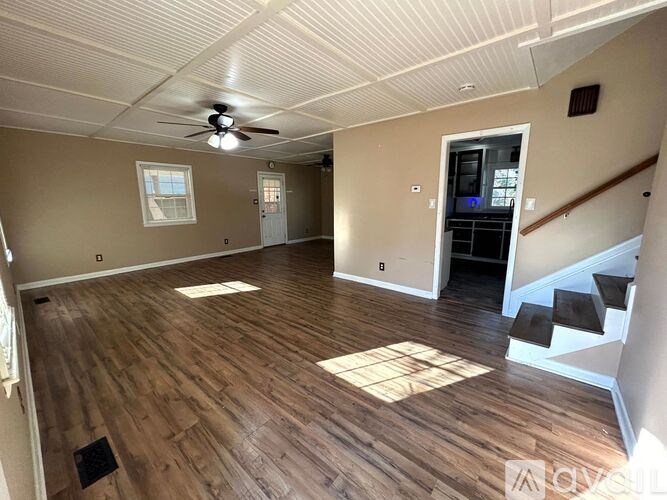 Source URL: https://prod-avail.s3.amazonaws.com/public_images/40066148/listing/2_(2).jpg