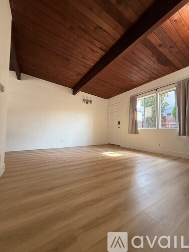 Source URL: https://prod-avail.s3.amazonaws.com/public_images/41504408/listing/Living_Room.jpg