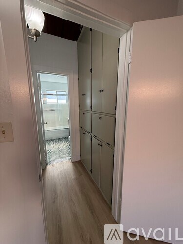 Source URL: https://prod-avail.s3.amazonaws.com/public_images/41504405/listing/Hallway.jpg