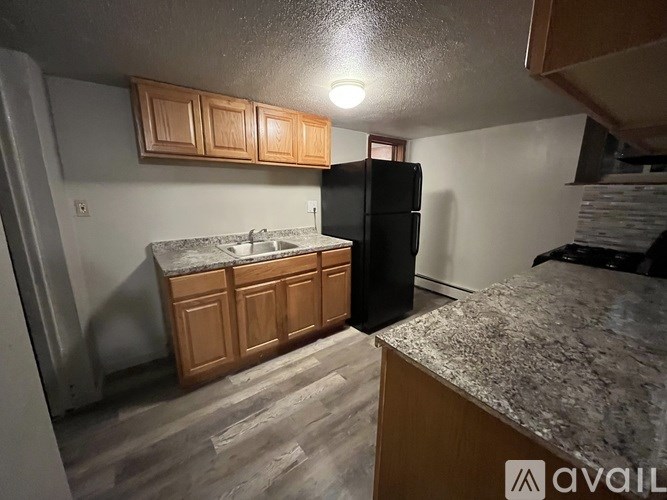 Source URL: https://prod-avail.s3.amazonaws.com/public_images/39339804/listing/Kitchen2.jpg