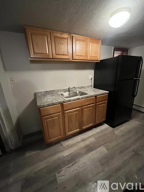 Source URL: https://prod-avail.s3.amazonaws.com/public_images/39339799/listing/Kitchen5.jpg