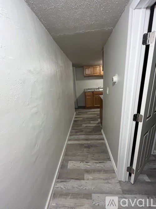 Source URL: https://prod-avail.s3.amazonaws.com/public_images/39339789/listing/Hallway.jpg