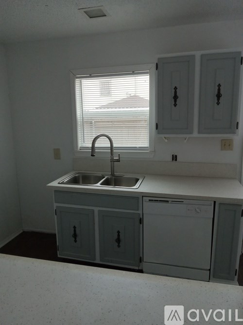 Source URL: https://prod-avail.s3.amazonaws.com/public_images/41504819/listing/20241213_151446.jpg