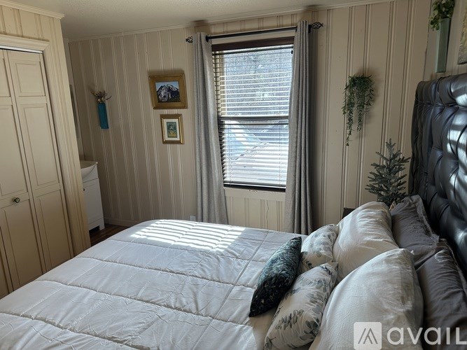 Source URL: https://prod-avail.s3.amazonaws.com/public_images/39956251/listing/IMG_9709.jpg