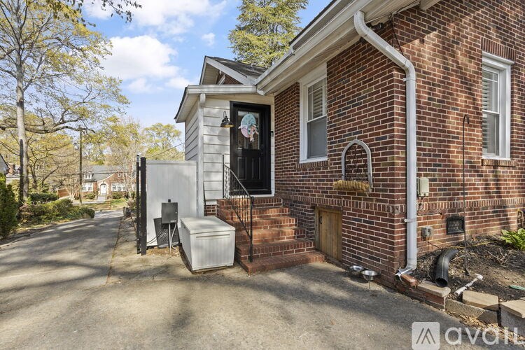 Source URL: https://prod-avail.s3.amazonaws.com/public_images/40190296/listing/36-web-or-mls-36-Grove.jpg