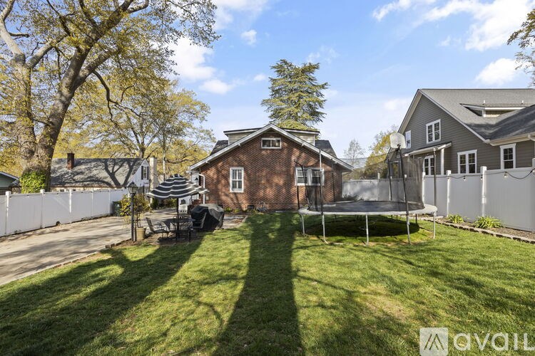 Source URL: https://prod-avail.s3.amazonaws.com/public_images/40190298/listing/40-web-or-mls-40-Grove.jpg