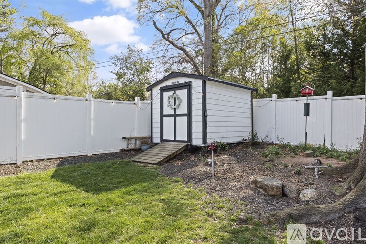 Source URL: https://prod-avail.s3.amazonaws.com/public_images/40190301/listing/39-web-or-mls-39-Grove.jpg