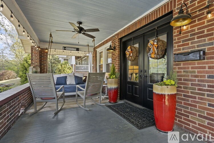 Source URL: https://prod-avail.s3.amazonaws.com/public_images/40190237/listing/7-web-or-mls-07-Grove.jpg