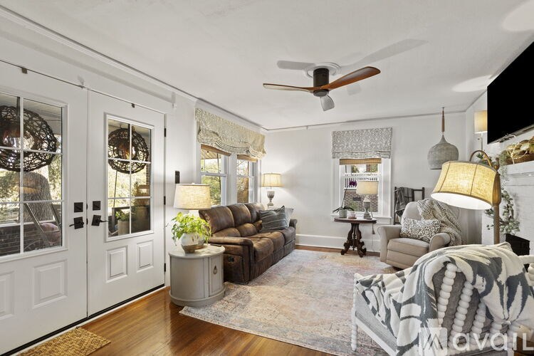 Source URL: https://prod-avail.s3.amazonaws.com/public_images/40190265/listing/8-web-or-mls-08-Grove.jpg