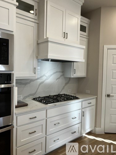 Source URL: https://prod-avail.s3.amazonaws.com/public_images/41499879/listing/cooktop-hood.JPEG