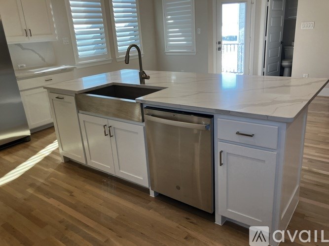 Source URL: https://prod-avail.s3.amazonaws.com/public_images/41499867/listing/farmer's_sink_w-dw.JPEG