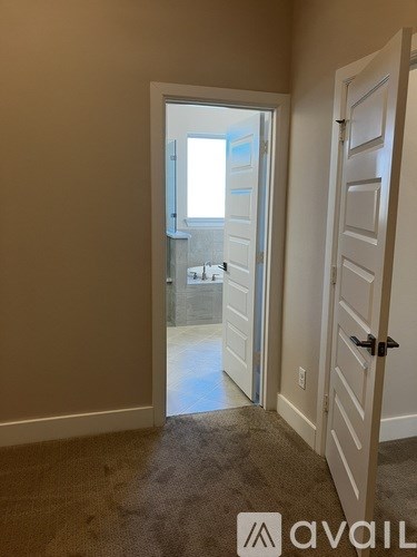 Source URL: https://prod-avail.s3.amazonaws.com/public_images/41499892/listing/primary_bath.JPEG