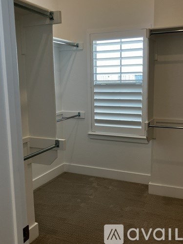 Source URL: https://prod-avail.s3.amazonaws.com/public_images/41499895/listing/primary_walk-in_closet.JPEG