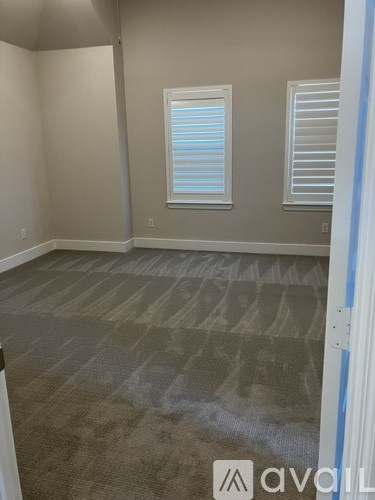 Source URL: https://prod-avail.s3.amazonaws.com/public_images/41499894/listing/Primary_en-suite_on_3rd_flr.JPEG