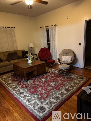 1718 E Lee St 1 Single Family Home for Rent - Photo gallery 5