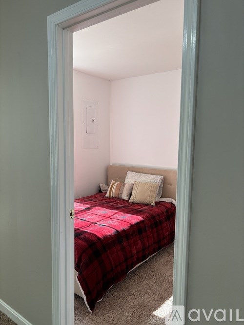 Source URL: https://prod-avail.s3.amazonaws.com/public_images/41497135/listing/IMG_0342.jpeg