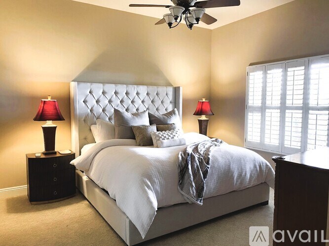 Source URL: https://prod-avail.s3.amazonaws.com/public_images/41511109/listing/IMG_3978_resized.jpg