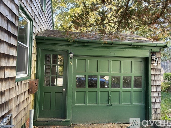 Source URL: https://prod-avail.s3.amazonaws.com/public_images/41501937/listing/IMG_6915.jpeg