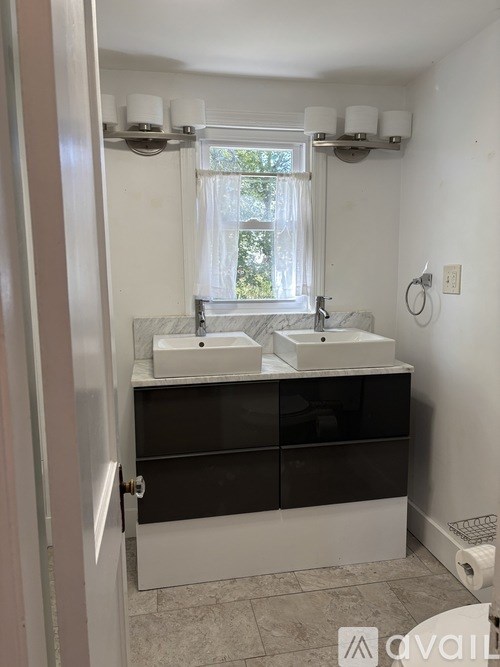 Source URL: https://prod-avail.s3.amazonaws.com/public_images/41501926/listing/IMG_6899.jpeg