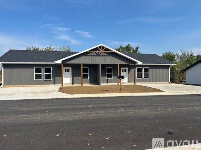 Source URL: https://prod-avail.s3.amazonaws.com/public_images/41496132/listing/IMG_3967.jpg