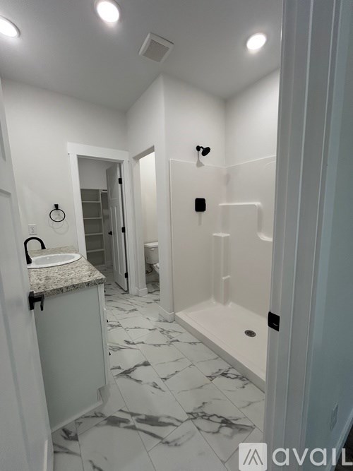 Source URL: https://prod-avail.s3.amazonaws.com/public_images/41496136/listing/IMG_3977.jpg