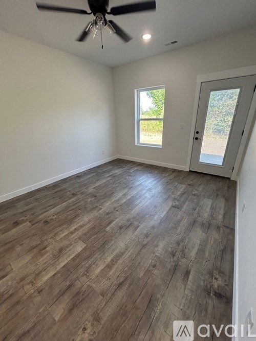 Source URL: https://prod-avail.s3.amazonaws.com/public_images/41496139/listing/IMG_3975.jpg